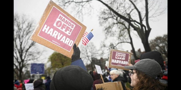 Universidades de élite de EU se unen contra Trump: WSJ