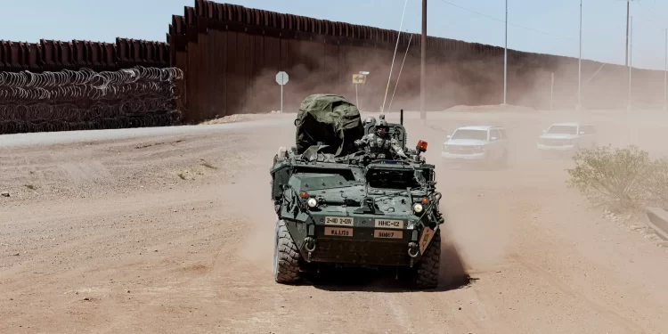 Trump amplía la concentración de militares en la frontera de EE. UU.