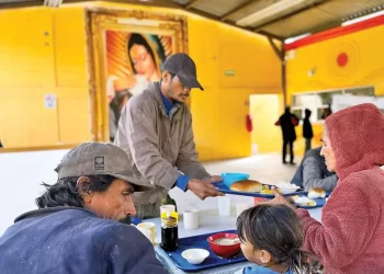 Calor extremo, el reto de migrantes