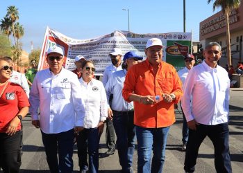 Participa SNTE 54 en el Desfile Conmemorativo del Dia del Trabajo