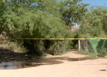 Asesinan a Hombre Dentro de Su Casa; Dejan Cartulina con Mensaje de Grupo del Crimen Organizado