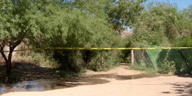 Asesinan a Hombre Dentro de Su Casa; Dejan Cartulina con Mensaje de Grupo del Crimen Organizado