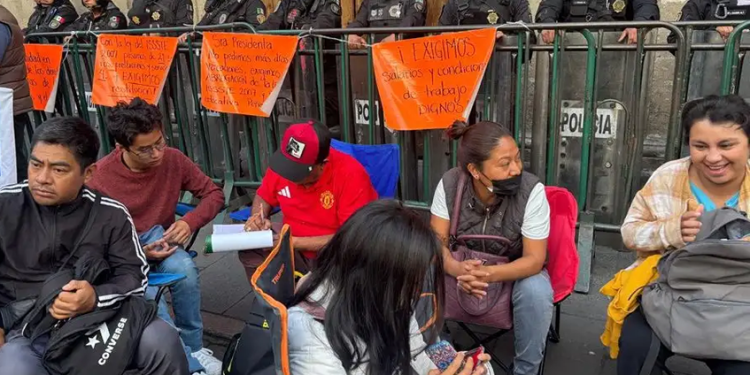 Toma CNTE accesos a Palacio Nacional; Sheinbaum emitirá mensaje a través de redes sociales