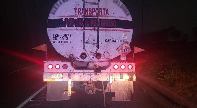 Interceptan trailer con 39 mil litros de huachicol en San Luis Río Colorado