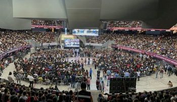 Entrega gobernador Alfonso Durazo más de 10 mil becas a universitarios de Hermosillo