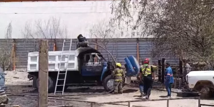 Evacuan a 45 Niños de Preescolar por Explosión de un Vehículo de Carga en Ejido La Victoria