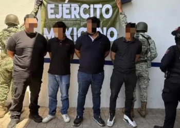 Detienen a 4 Sujetos Armados en Vehículo con Reporte de Robo en Hermosillo