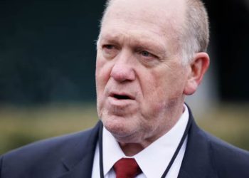 Zar fronterizo anuncia incremento de operativos para detener migrantes; amenaza a ciudades santuario