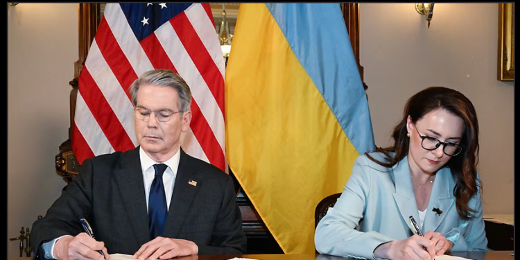 Estados Unidos y Ucrania firman un acuerdo para la explotación de minerales