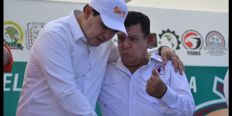 Ausente Durazo en el desfile del Día del Trabajo