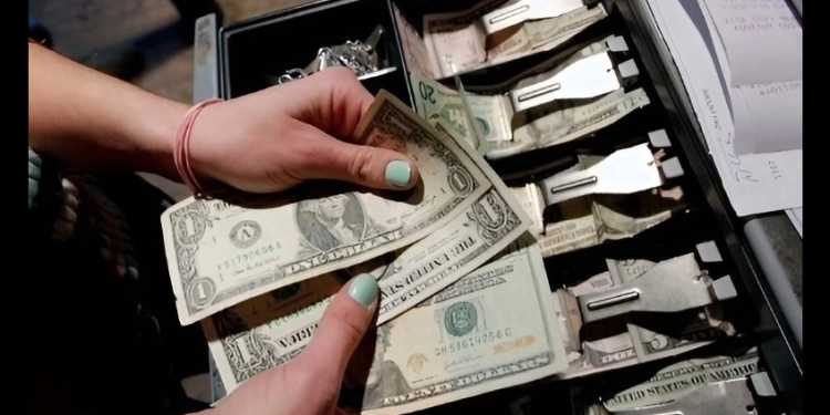 Comité de la Cámara de Representantes de EU aprueba impuesto a remesas