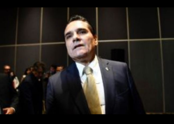 Silvano Aureoles usó firma falsa para evitar ser capturado: FGR