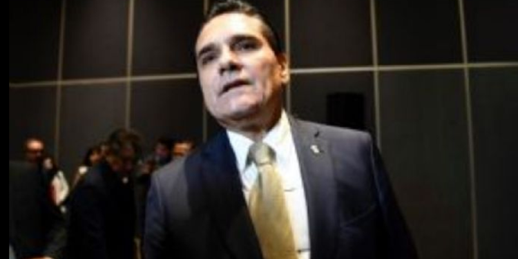 Silvano Aureoles usó firma falsa para evitar ser capturado: FGR