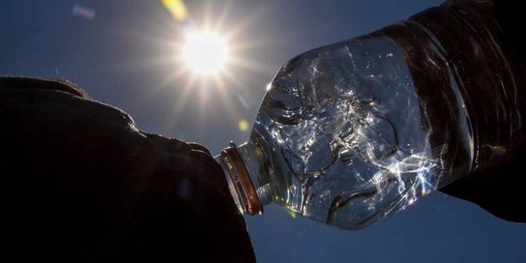 Calor extremo afecta salud de personas en Sonora
