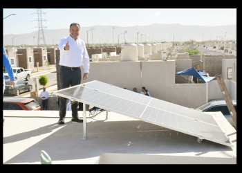 Entrega Toño Astiazarán las primeras tres viviendas de Sello H que cuentan con paneles solares
