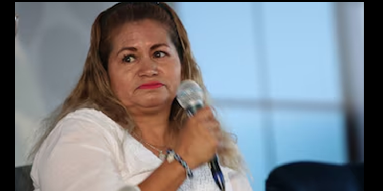 Declaran persona non grata a Ceci Flores en Nación Comca’ac; buscadora denuncia amenazas