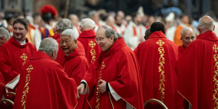 Jueves clave de cónclave: si no sale un favorito se abre cardenal de consenso