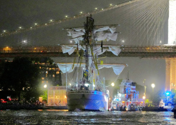 El buque Cuauhtémoc no recibía asistencia de remolcador, pese a malas condiciones marítimas: Schumer