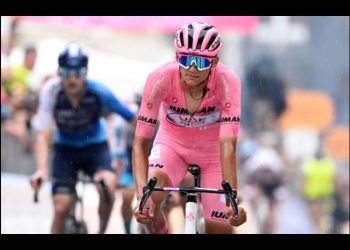 Del Toro cede la Maglia Rosa y pierde el liderato del Giro de Italia
