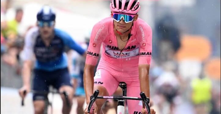 Del Toro cede la Maglia Rosa y pierde el liderato del Giro de Italia