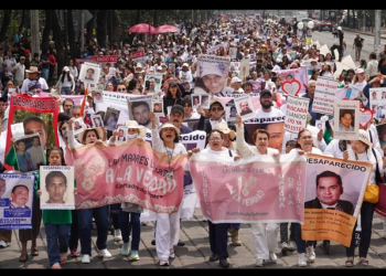 ‘Estamos muertas en vida’: Buscadoras protestan por sus desaparecidos este Día de las Madres