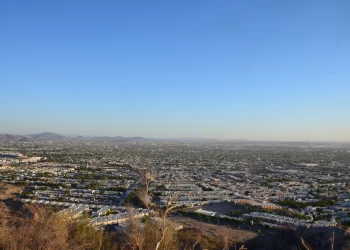 Hermosillo lucha contra el desperdicio de agua en medio de una sequía asombrosa