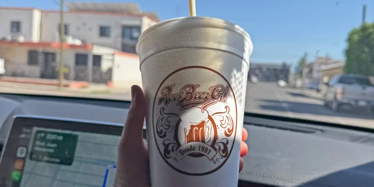 La cerveza de raíz es el refresco preferido en Sonora, y puedes mezclarla con chocolate