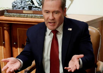 Trump destituye al consejero de Seguridad Nacional en su primera reestructuración del Gobierno