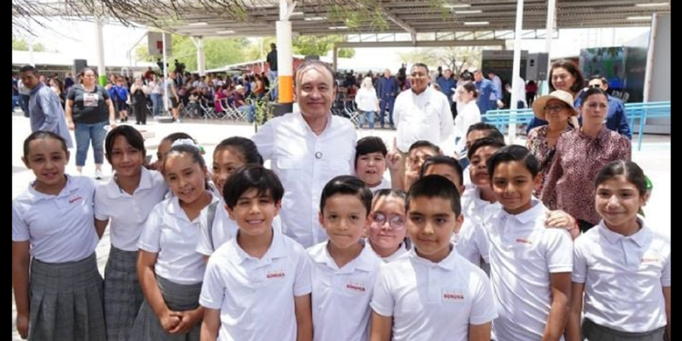 Durazo garantiza entrega de uniformes gratuitos a más de 440 mil estudiantes
