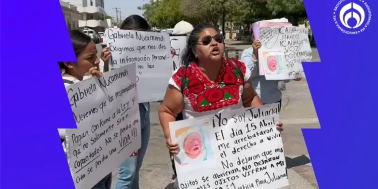 Familiares de bebé que no pudo nacer ‘por falta de espacio’ en hospital marchan en Hermosillo