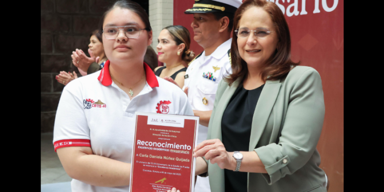 Realiza Ayuntamiento de Guaymas ceremonia de Excelencia académica nivel preparatoria