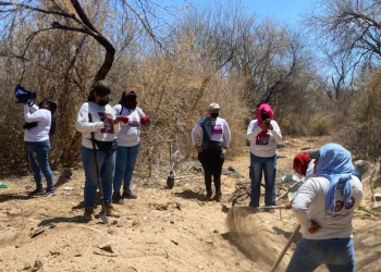 Madres Buscadoras de Sonora hallan dos cuerpos cerca del aeropuerto de Hermosillo: “El 10 de mayo no es un día de celebración”