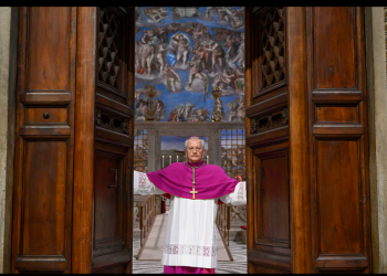 La fumata negra abre la pugna entre los favoritos del cónclave en una Iglesia dividida
