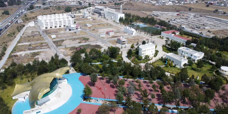 Una colonia para el ego de Naasón