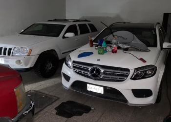 Aseguran metanfetamina y autos robados en EEUU tras reporte de presencia de sujetos armados en Sonora