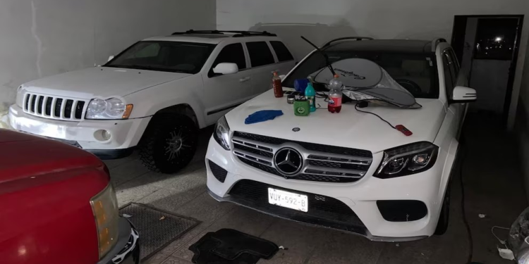 Aseguran metanfetamina y autos robados en EEUU tras reporte de presencia de sujetos armados en Sonora