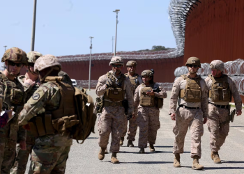 La militarización de Trump de la frontera deja a cientos de inmigrantes enfrentando delitos federales por invasión