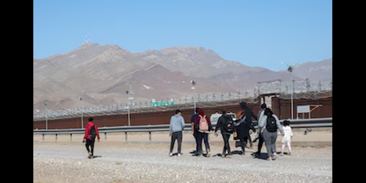 Sheinbaum ha deportado a más de medio millón de migrantes porque Trump la “obligó”, asegura secretaria de Seguridad