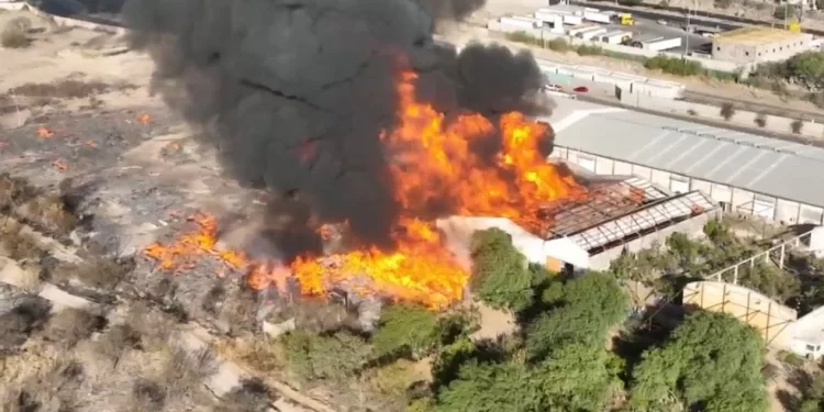 Reportan dos incendios activos en sierra de Sonora