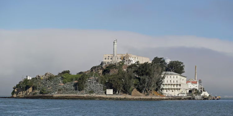 Trump ordena la reapertura de la prisión de Alcatraz para encerrar a “los delincuentes más despiadados y violentos de Estados Unidos”