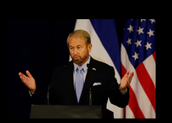 Ronald Johnson rindió protesta como embajador de EEUU en México