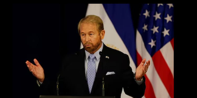 Ronald Johnson rindió protesta como embajador de EEUU en México