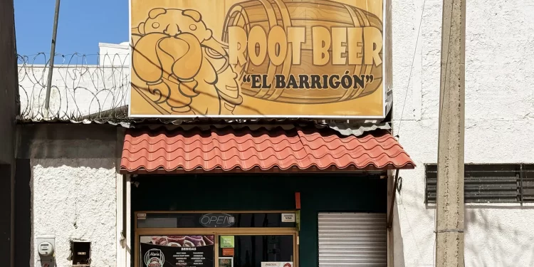 Cómo la cerveza de raíz, una de las favoritas de los estadounidenses, se convirtió en un alimento preferido en Sonora