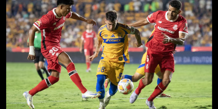 Toluca rescata un valioso empate en casa de Tigres