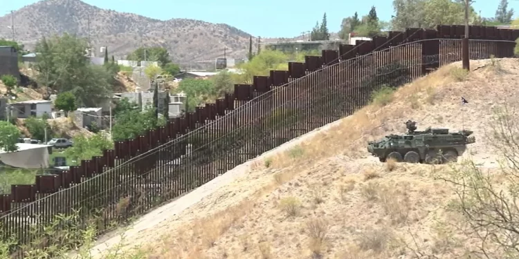 Instalan tanques de guerra en la frontera de Arizona