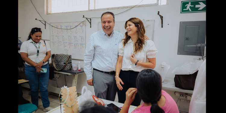Beneficia Toño Astiazarán con programa Salud H a colaboradoras de Desayuno Escolares