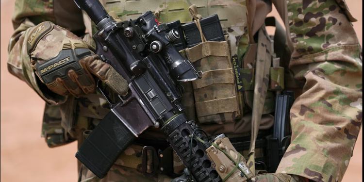 Trump presionó a Sheinbaum para que militares de EEUU combatan a cárteles en México, revela The Wall Street Journal