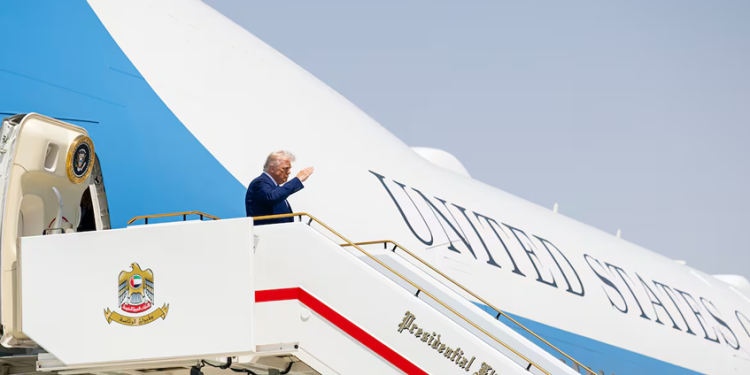 EE UU acepta formalmente el avión de Qatar para uso de Donald Trump