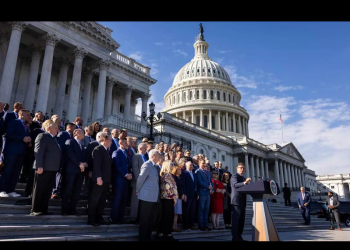 Avanza en Comité de Reglas de la Cámara Baja paquete fiscal de EU que incluye gravamen a remesas; podría llegar al pleno este jueves