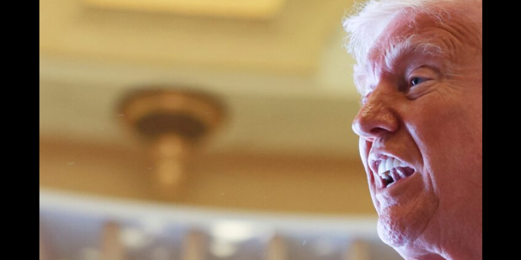 Nuevo revés contra Trump, Corte Suprema bloquea deportación de migrantes usando ley de enemigos extranjeros